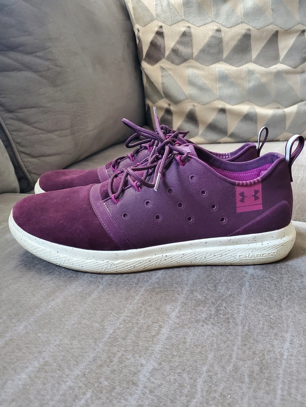 Under Armour Charged 24/7 Low Suede in burgundy Womens Size 9